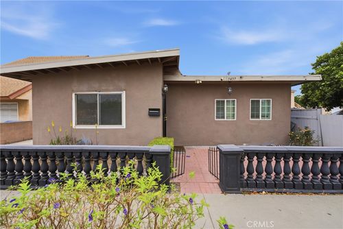 3437 Caspian Ave, Long Beach, CA, 90810-2329 | Card Image