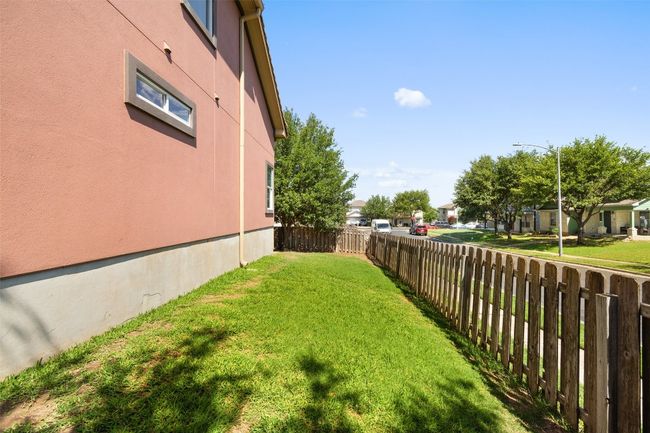 View of yard featuring a residential view | Image 37