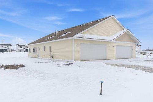 3122 Noble Dr, Mankato, MN, 56001-8212 | Card Image