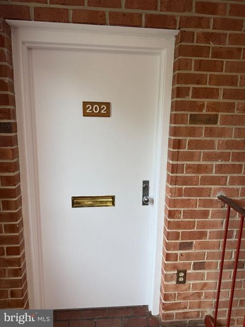 202-4304 Evergreen Ln, ANNANDALE, VA, 22003-3216 | Card Image