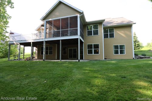 528 Stonehenge Dr Sw, Grandville, MI, 49418-3370 | Card Image