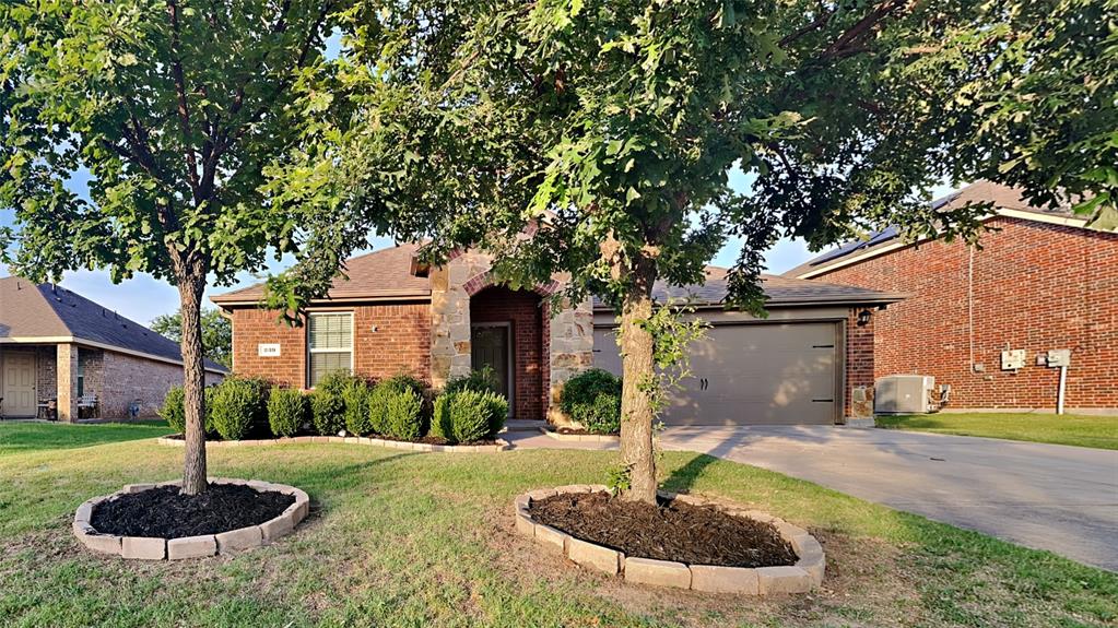 Thoroughbred St, Waxahachie, TX 75165
