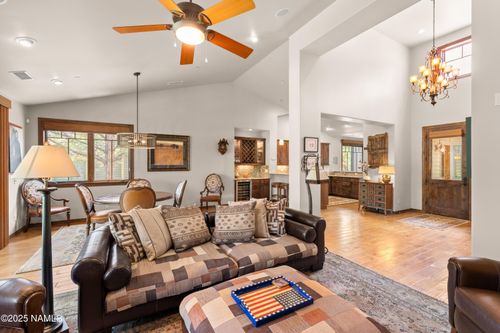 1483 E Castle Hills Dr, Flagstaff, AZ, 86005-2749 | Card Image