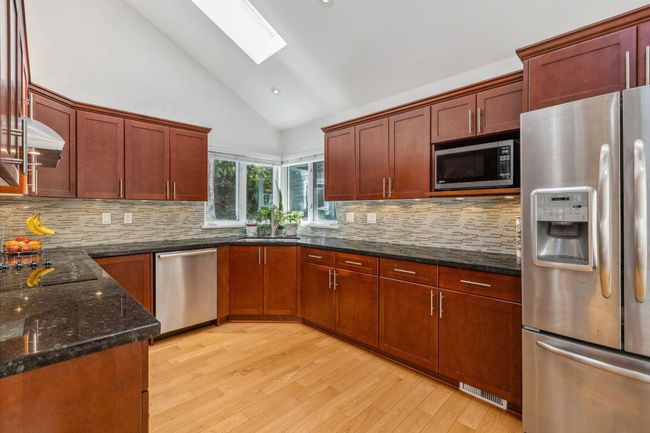 6020 Glenwynd Place, House other with 4 bedrooms, 2 bathrooms and null parking in West Vancouver BC | Image 14
