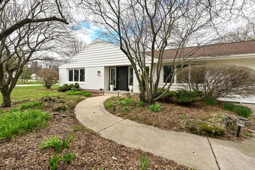 8207 N Regent Road, Fox Point, WI, 53217 | Card Image