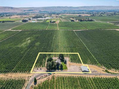 2-ACRES-SHOP-VIEWS - 34405 N Crosby Road, Home with 3 bedrooms, 2 bathrooms and null parking in Prosser WA | Image 3