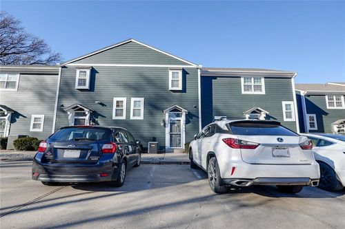 909 W 41st Pl, Kansas City, MO, 64111-4726 | Card Image