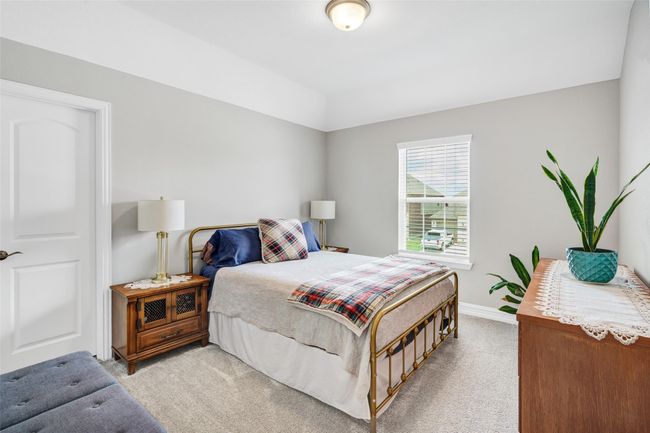 All rooms feature window coverings. | Image 26
