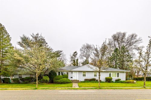 1 Hawthorne Rd, East Norwich, NY, 11732-1246 | Card Image