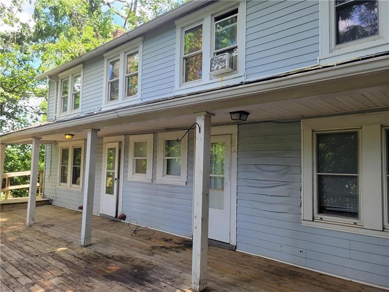 Edgewood Ave, Coraopolis, PA 15108