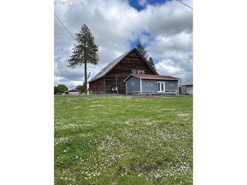 501 S Park St, Carlton, OR, 97111-9656 | Card Image