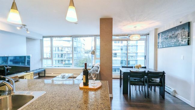 606 - 618 Abbott Street, Condo with 1 bedrooms, 1 bathrooms and null parking in Vancouver BC | Image 2