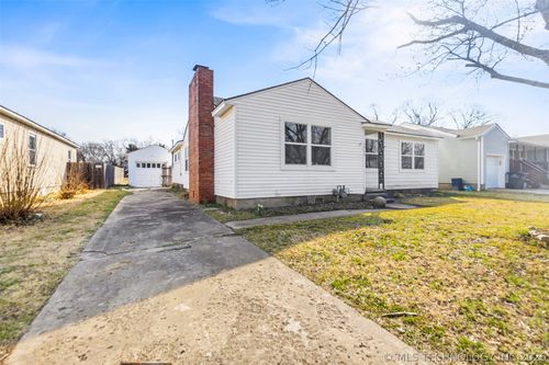 1860 S Armstrong Ave, Bartlesville, OK, 74003-6122 | Card Image