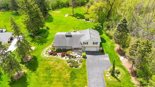 N68W15321 Prudence Drive, Menomonee Falls, WI, 53051 | Card Image