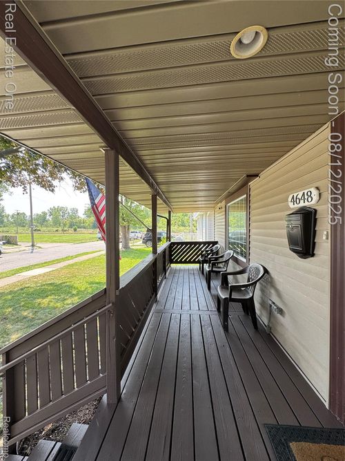 4648 9th St, Ecorse, MI, 48229-1075 | Card Image