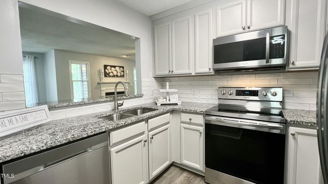 12a kitchen | Image 7