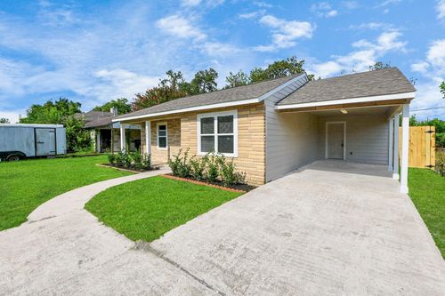 8746 Delilah St, Houston, TX, 77033-3809 | Card Image