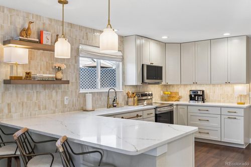 805 W Peakview Cir, Littleton, CO, 80120-3323 | Card Image