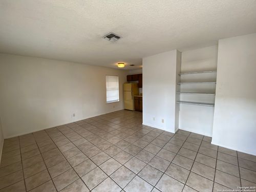 apt-a-1105 N Main St, Pleasanton, TX, 78064-2612 | Card Image