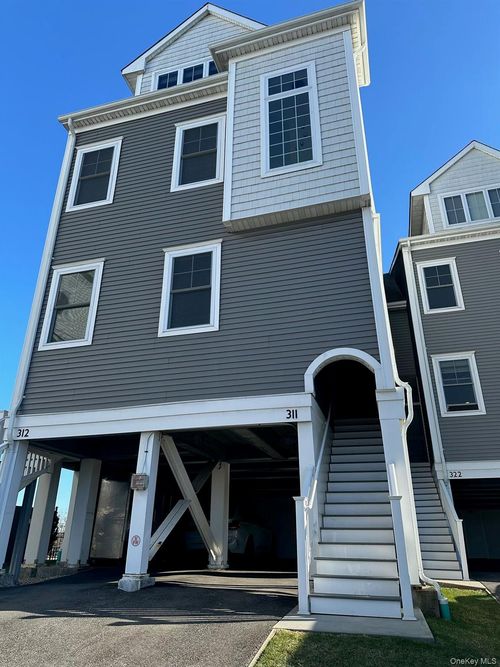 311 Marina Pointe Dr, East Rockaway, NY, 11518-2069 | Card Image