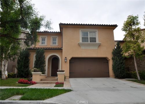 92 Statuary, Irvine, CA, 92620-3551 | Card Image