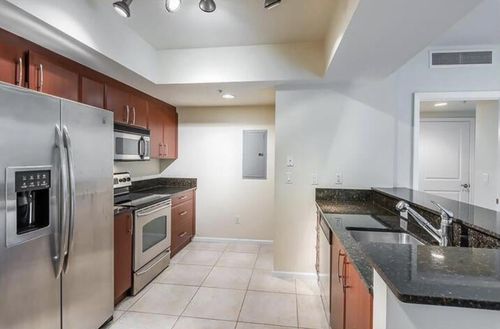 apt-303-403 S Sapodilla Ave, West Palm Beach, FL, 33401-5767 | Card Image