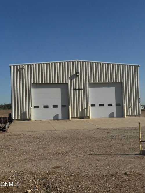 4510 17th Ave W, Williston, ND, 58801 | Card Image