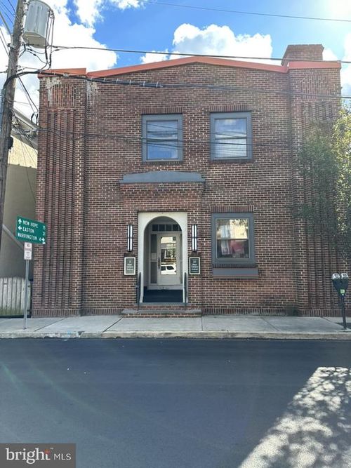 1-8 W Oakland Ave, DOYLESTOWN, PA, 18901-4209 | Card Image
