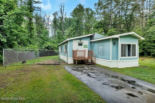 1073 Middleline Rd, Ballston Spa, NY, 12020-2962 | Card Image