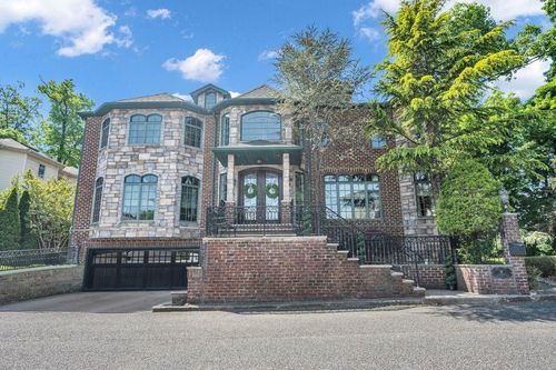 18 Ivan Court, Staten Island, NY, 10309 | Card Image