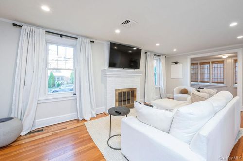 53 Jefferson Ave, White Plains, NY, 10606-1705 | Card Image