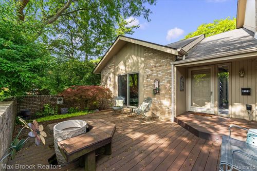 4159 Foxpointe Dr, West Bloomfield, MI, 48323-2608 | Card Image