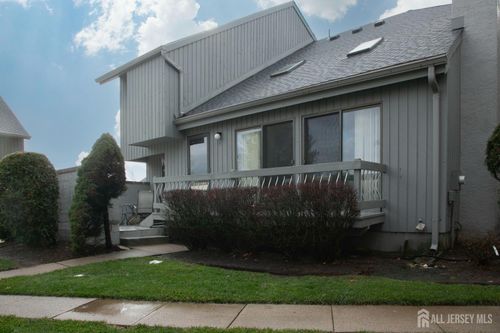 77 Linda Ln, Edison, NJ, 08820-4503 | Card Image