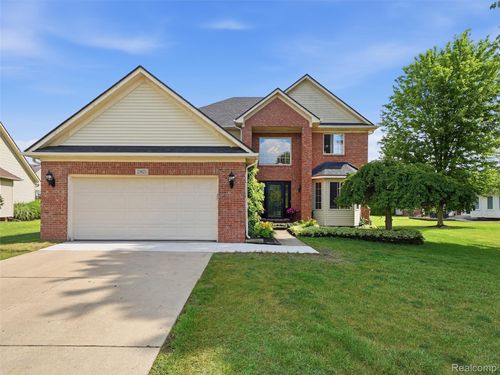 23621 Crescent Ridge Dr, New Boston, MI, 48164-7822 | Card Image