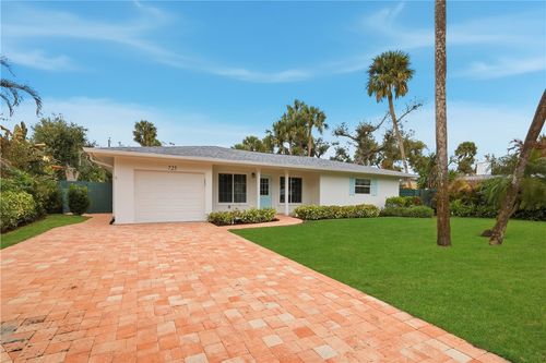 725 Dahlia Ln, Vero Beach, FL, 32963-1928 | Card Image