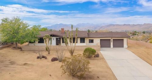 7390 Camarilla Ave, Yucca Valley, CA, 92284-6002 | Card Image