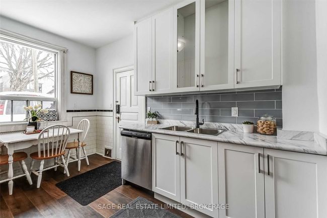 40 Euclid Ave, House attached with 3 bedrooms, 2 bathrooms and 1 parking in Toronto ON | Image 15