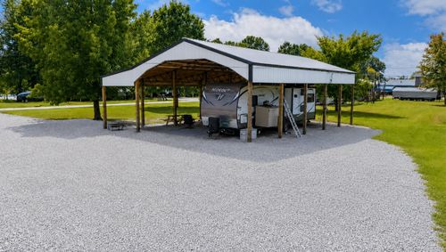 1020 Wc Pickett Rd, Clifton, TN, 38425-1515 | Card Image