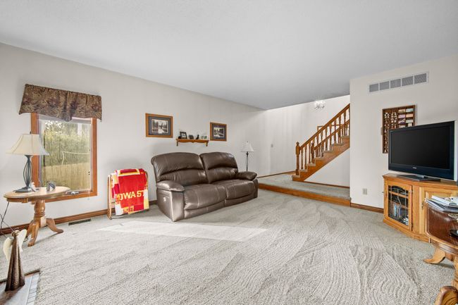 233 24 Th St, Home with 3 bedrooms, 3 bathrooms and null parking in West Des Moines IA | Image 12