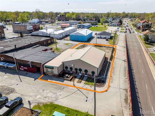 136 N Chestnut Street, Centralia, IL, 62801 | Card Image