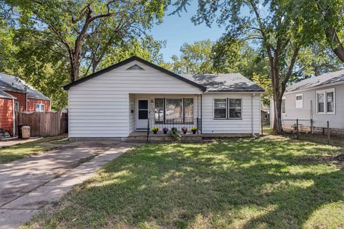 1822 N Woodland Ave, Wichita, KS, 67203-2742 | Card Image