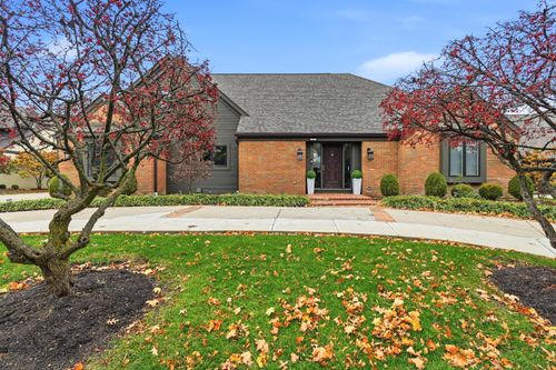 8661 Craigston Ct, Dublin, OH, 43017-8535 | Card Image