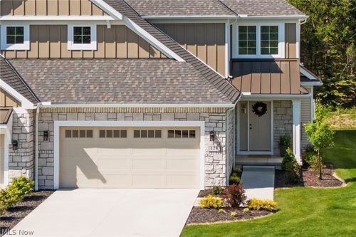 123 Town Centre Dr, Broadview Heights, OH, 44147-2505 | Card Image