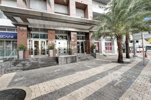 2005-244 Biscayne Blvd, Miami, FL, 33132-2286 | Card Image
