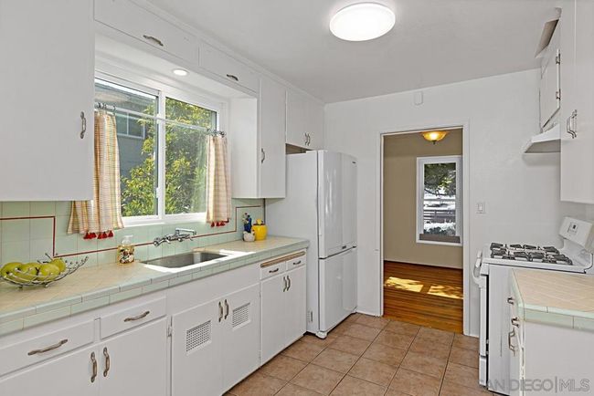 6941 Amherst St, House other with 2 bedrooms, 1 bathrooms and 5 parking in San Diego CA | Image 9