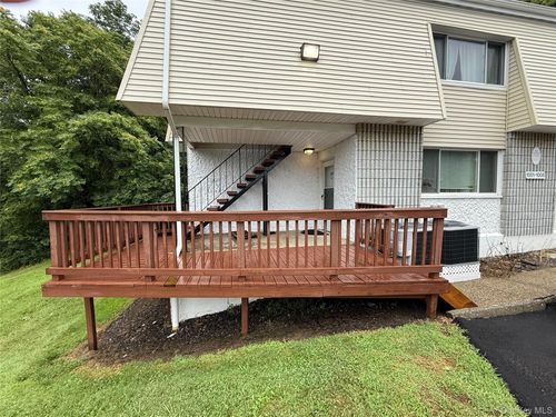 1001 Mcintosh Pl, Newburgh, NY, 12550-8622 | Card Image
