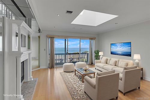 209 Fox Hill Dr, Calverton, NY, 11933 | Card Image