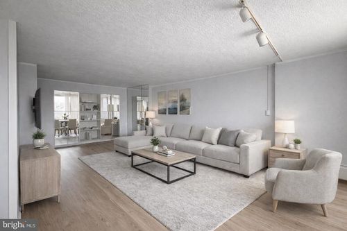 w-1003-1001 City Ave, WYNNEWOOD, PA, 19096-3902 | Card Image