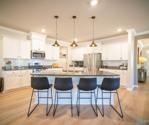 6525 Moon Crest Ln Nw, Huntsville, AL, 35806-3002 | Card Image