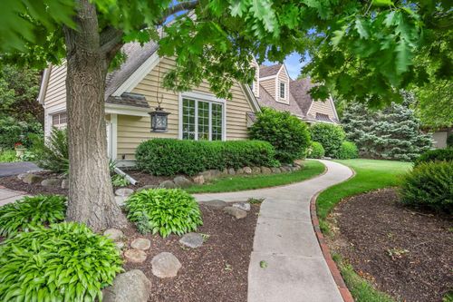 9411 41st Ave, PLEASANT PRAIRIE, WI, 53158-3716 | Card Image